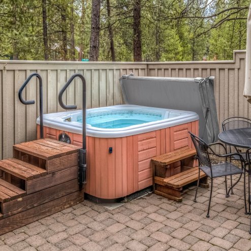 Hot Tub Cover Spa Lid 2m x 2m Square Grey Hard Top Weatherproof PVC Leather Foam 25KG/m3 Density Galvanized C-Channel UV Mildew Flame Resistant