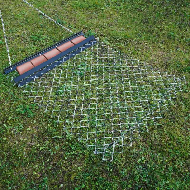Drag Harrow 4ft Wide x 5ft Long 2.4m / 8ft Chain Snap Hooks ATV UTV Tractor Lawn Rake Levelling Drag Mat Q235 Steel 3mm Thick Adjustable Front Tray Garden Gravel Agriculture Farming Field Landscaping