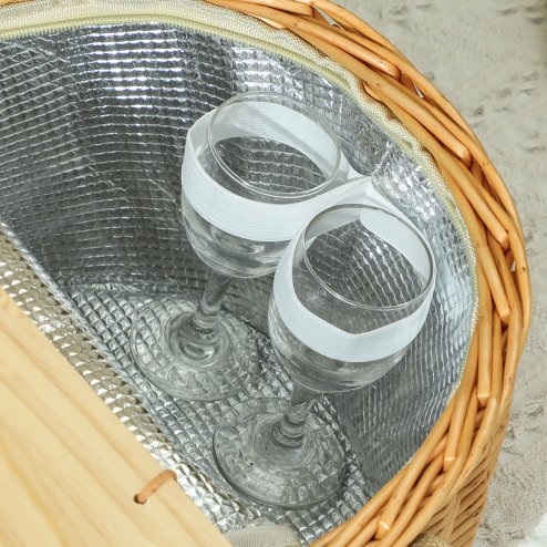 Outsunny Wicker Picnic Basket for 2 with Pine Wood Lid, Picnic Hamper with Cooler Compartment, Cutlery Service Kits, Carry Handle for Camping, Outdoor, Valentine Day, Chirtmas, Birthday, Light Brown