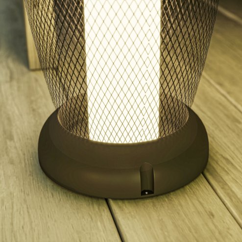 Outsunny Garden Solar Lamp, 71.5 cm Tall Metal Floor Lamp, Auto On/Off LED Solar Garden Light with Metal Wire Shade, IP44 for Outdoor, Porch, Pathway, Terrace, Black