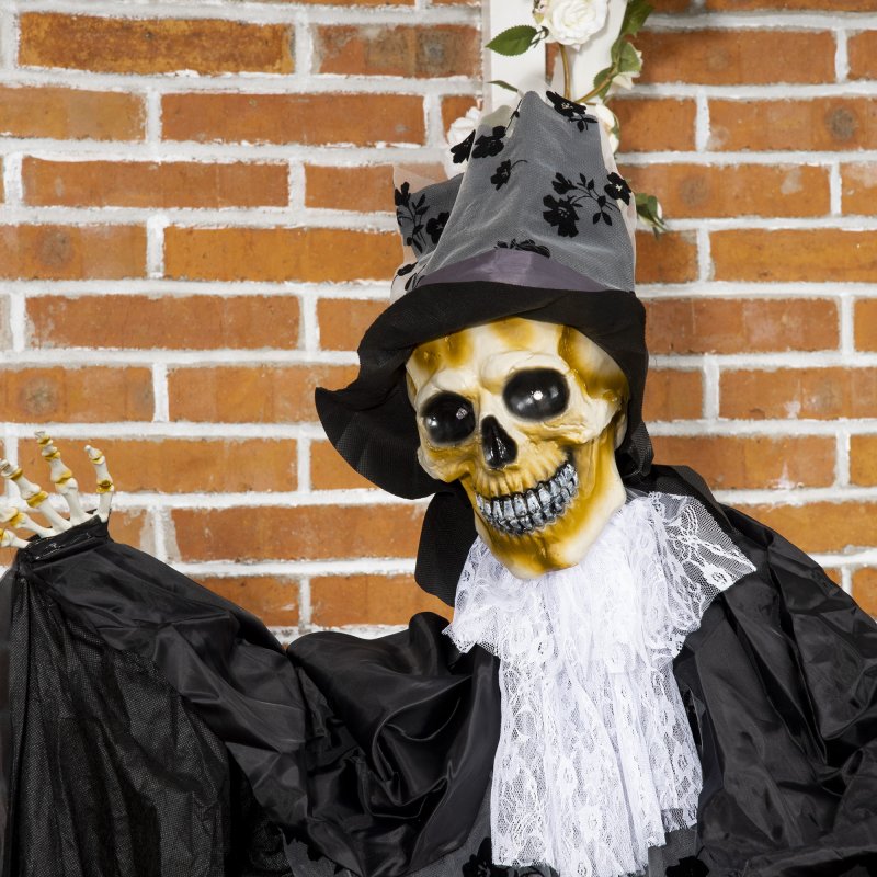 Outsunny 189cm Life Size Outdoor Halloween Decorations Ghost Bridegroom, Animated Prop Animatronic Decor with Sound and Motion Activated, Light Up Eyes, Howling Sound