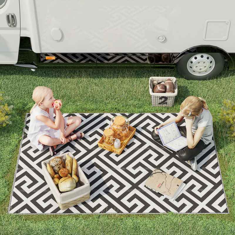 Outsunny Outdoor Rug Reversible Mat Plastic Straw Rug Portable RV Camping Mat for Garden Deck Picnic Indoor, 121 x 182 cm (4 x 6 ft), Black & White