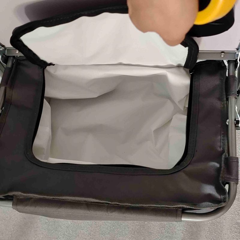 Outsunny Aluminium Directors Chair, Folding Camping Chair for Adults with Side Table, Cup Holder, Cooler Bag and Pocket, Up to 120 kg, Green