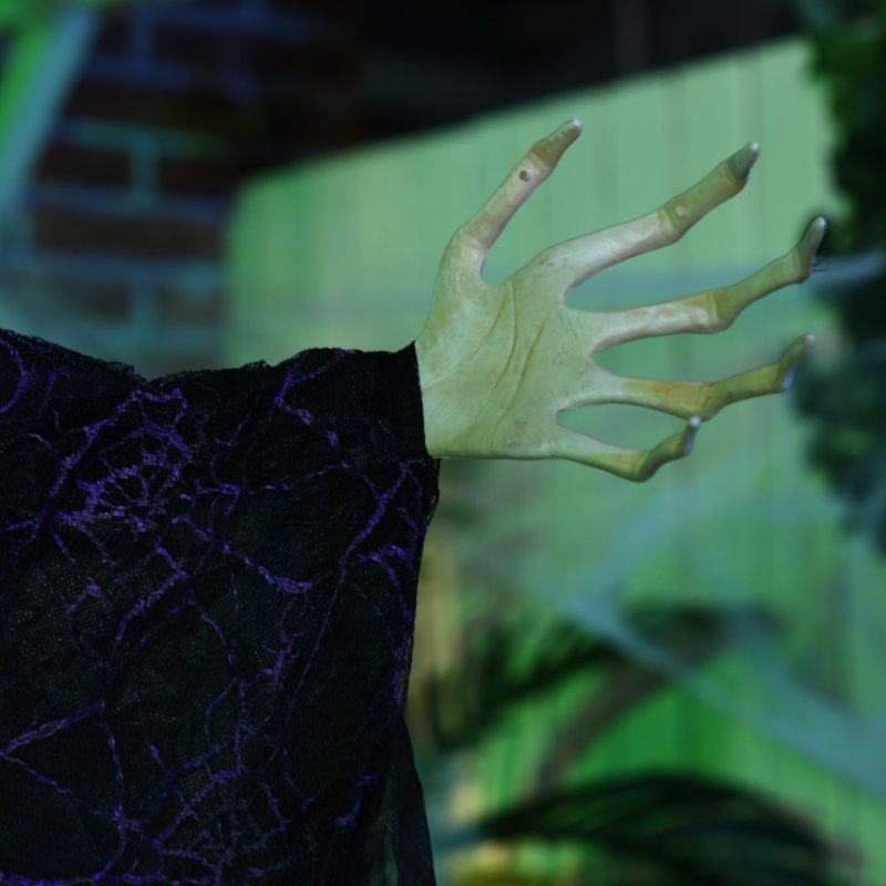 HOMCOM 6ft Outdoor Halloween Decoration Witch, Standing Witch Prop Life Size with Sound and Motion Activated, Light Up Eyes, Talking Sound, Posable Arms