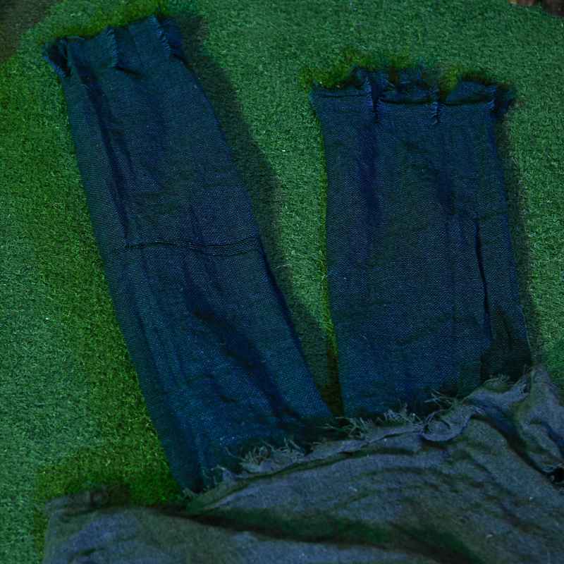 HOMCOM 5.2ft Life Size Outdoor Halloween Decoration Crawling Zombie, Animated Prop Decor with Sound and Motion Activated, Light Up Eyes, Howling Sound, Posable Arms