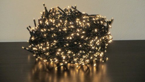 2000 Ultra-Bright Warm White LED Outdoor Fairy String Twinkle Compact Lights (green cable)