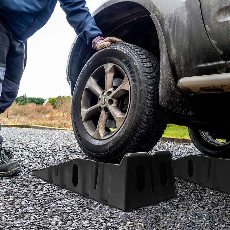 Living and Home 2Pcs Portable Rubber Vehicle Access Ramp Set 2.5 T Car Maintenance Ramps Lifting Tools, Black
