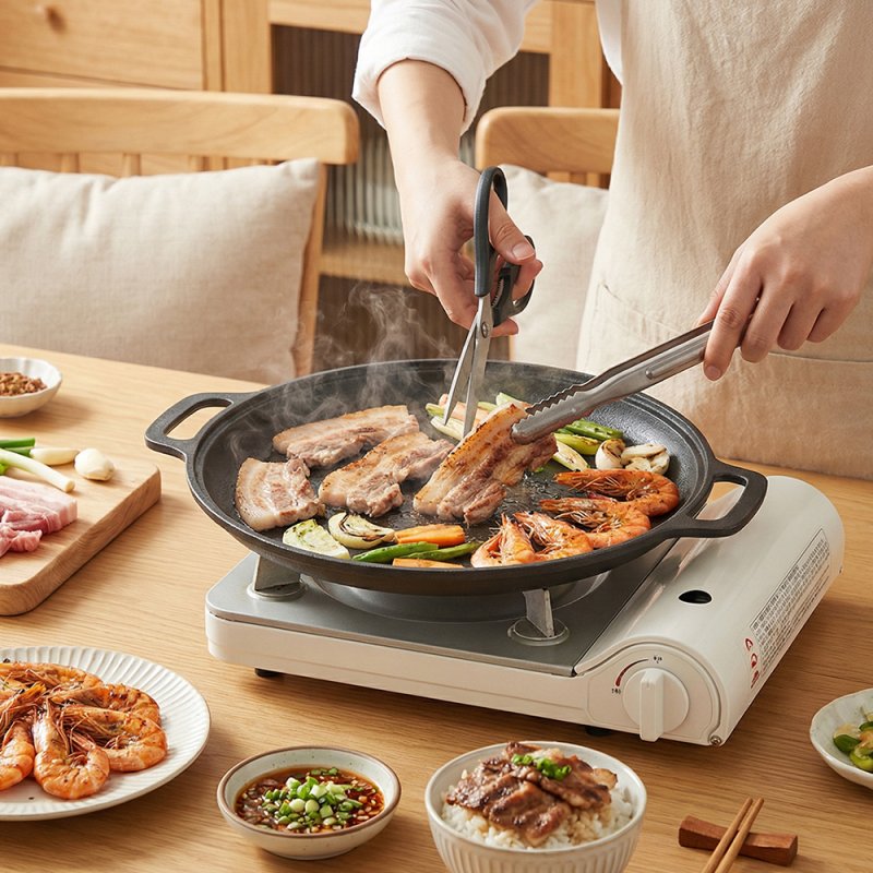 Living and Home 33cm Pre-Seasoned Round Dual-Handle Cast Iron Grill Pan